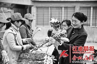 8旬老人也 赶时髦 带动四邻文明祭祀 