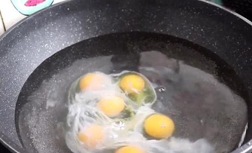 煮荷包蛋时怎么煮
