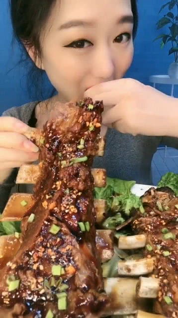 天天吃肉感觉都解不了馋,肉真的是太诱人了 