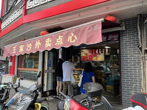 直击暂未开放堂食的上海餐厅 虽然很难,但看到了希望