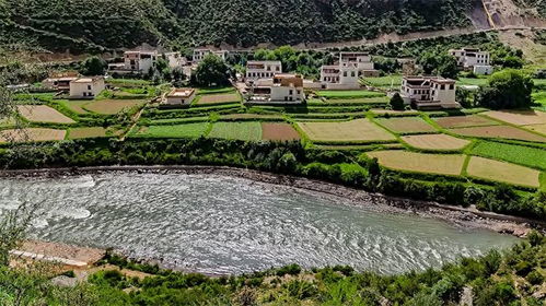 四川最 土 的县城,名字土得掉渣,风景独一无二没有对手