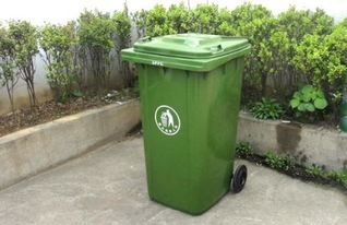绿色垃圾桶装什么东西