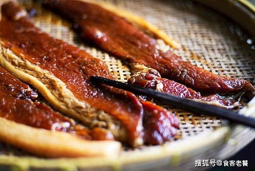 没地熏腊肉,试试酱油肉吧,简单2步就完成,色泽红亮比腊肉还香