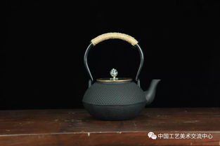 银壶 铁壶 铜壶 紫砂壶泡茶都有哪些好处