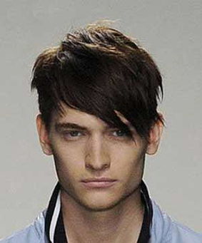男生最新发型图片,男生剪“露额”发型阳光帅气，这三款发型可以试试