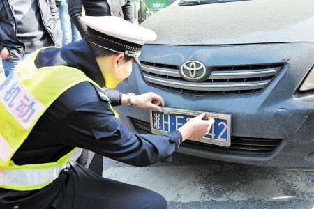 大雨过后车牌丢失怎么办 来看看这几个补救方式