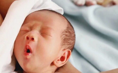 刚出生的婴儿多久要喝一次奶,刚出生宝宝多久喂一次奶