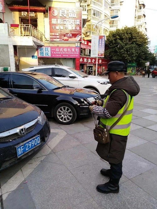 普洱火车站停车场过夜如何收费(云南省停车场服务收费标准)