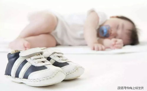 给聪明妈妈提个醒 给宝宝选一双合适的鞋,按照以下步骤就行了