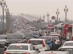 国庆高速堵车创纪录 南京女子高速上找不到自家车 