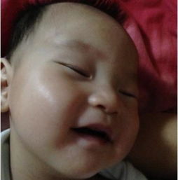 宝宝睡觉经常咧嘴笑,不一定是做梦,可能还与这些有关