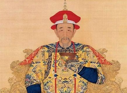 清朝皇帝上朝说的是什么语言 是汉语还是满语
