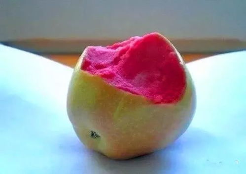 难得一见的图片 颜色怪异的苹果,一个里面有烟雾的气泡 地球 