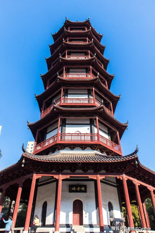 南昌的镇城之宝是座千年宝塔,因藏有300多颗舍利子而起名