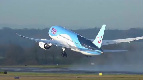 波音787梦想客机曼彻斯特机场起飞,航空爱好者拍摄 