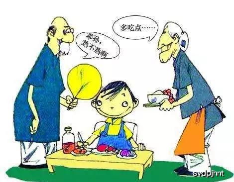 带孩子我们要一大家子忙活 外国一个人就够了