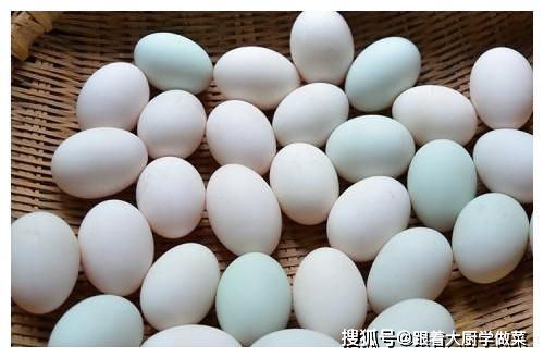 鸭蛋和鸡蛋的区别 为什么都提倡吃鸡蛋，而不是鸭蛋？鸭蛋难道真的比鸡蛋差很多吗？ 