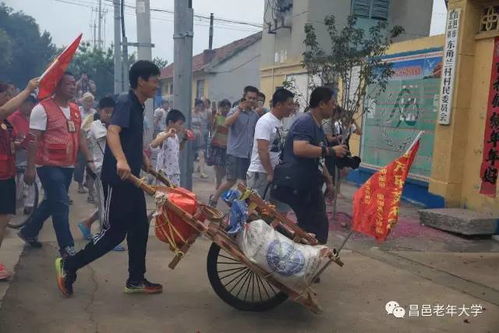 今天,阎良人在山东昌邑办画展,题材竟是