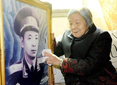 开国将军甘祖昌夫人,一生从事乡村教育,94岁不忘初心从事扶贫