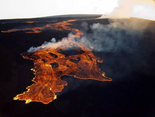 火山喷发势不可当,历史上美国为何要轰炸一座火山 结果如何