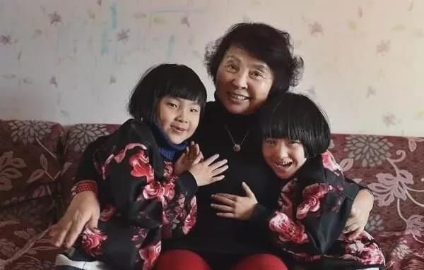 60岁 失独 母亲再孕,生下双胞胎女儿,自己立志活到104岁