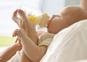 宝宝吃奶的正确方法