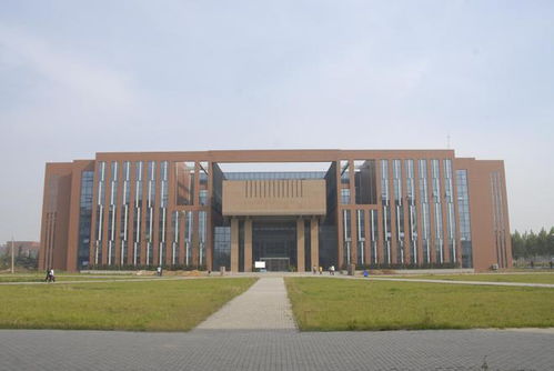 郑州师范专科学院？郑州师范学院怎么样