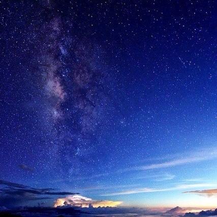 谁有较好的宇宙星空图 拿来做空间背景 谢谢 