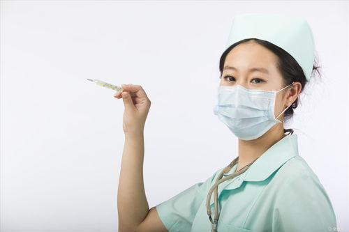 护士每天口罩不离口，也有被感染了新冠肺炎，戴口罩真的管用吗(医护人员戴口罩)
