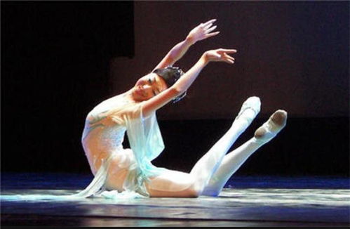 12年前,舞者刘岩在奥运彩排时意外失去双腿,成张艺谋一生的痛