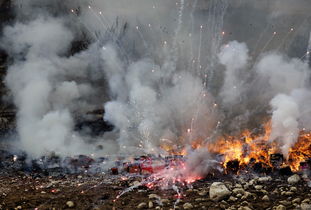 十万发非法烟花爆竹被销 经营就看烟花爆竹经营管理条例 