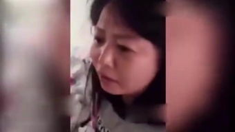 小三遭原配捉奸揪发暴打 孩子一旁大哭