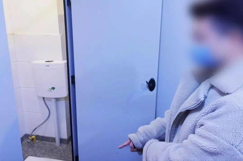 宁波一变态男偷拍女人上厕所 被抓了,快看看