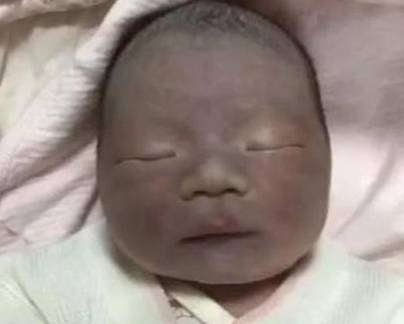 黑脸婴儿 走红,出生后被全家嫌弃,两个月后成功逆袭