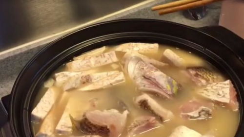 为什么炖出来的鱼汤,味道非常腥 星级厨师现场制作,看完涨知识