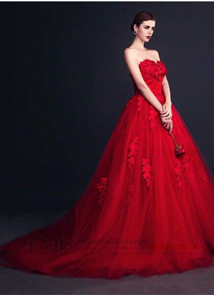 中国红 结婚 礼服裙