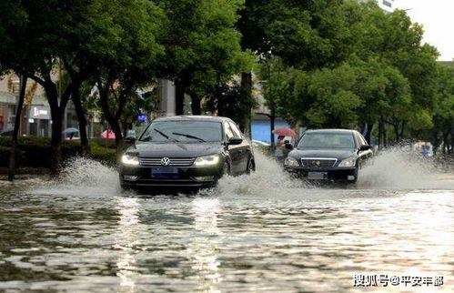 近期多雨,道路湿滑 谨慎驾驶,注意安全