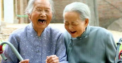 1000名百岁老人的调查结果,长寿之人的共性,并不一定全靠运动