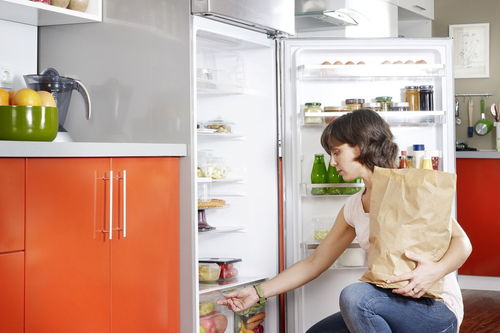 食物放在冰箱里有危害吗 