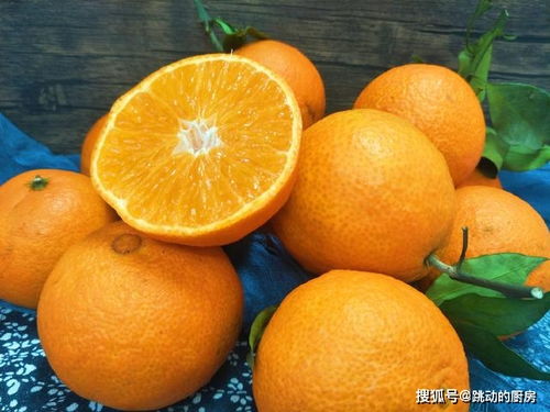 买橙子时,从5个方面去挑选,橙子汁多味甜,果农都说你专业