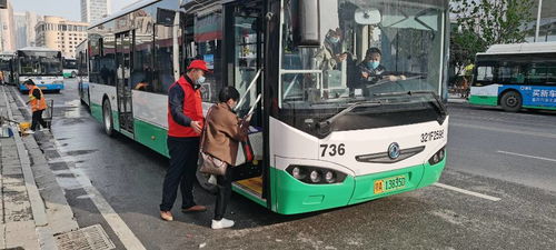 增加车次 准备应急车辆 提醒乘客戴好口罩 736路公交多举措服务春运乘客