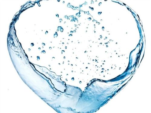 每天喝水1500 1700毫升 如何判断自己缺不缺水