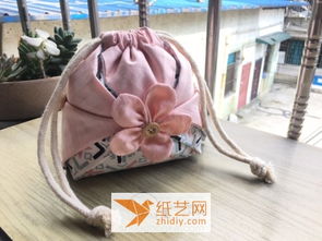 漂亮的布艺DIY樱花束口袋包包新年礼物的制作教程 
