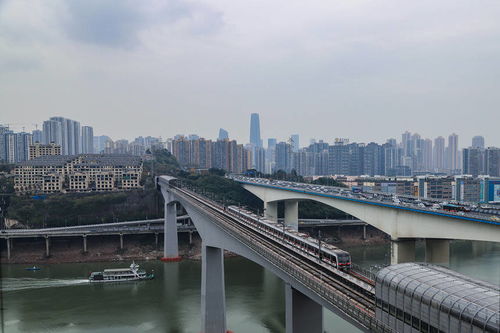 重庆轨道交通9号线一期通车 再现 轨道穿楼 景观