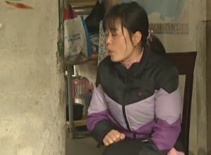 妻子和两男同事出差,三人同住宾馆一单间,妻子 没试过三个人