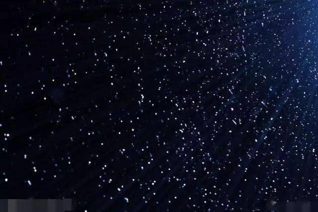 晚上看到夜空的星星都是真实存在的吗