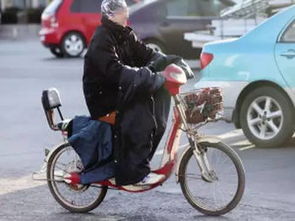 男子反穿大衣骑摩托致车祸当场死亡 很多蚌埠人都有这个习惯