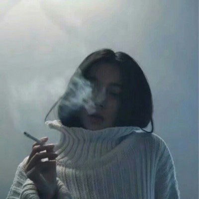 女生抽烟头像手拿烟的图片 社会女生头像吸烟