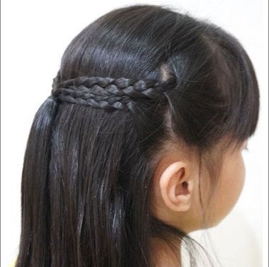 13岁儿童小公主的发型怎么编辫 儿童编辫子发型扎法图解 