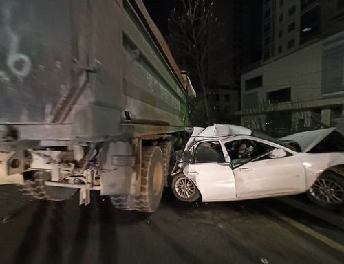 惨烈 渣土车惊魂一刻 所托瑞安盲区预警如何破解 死亡弯月